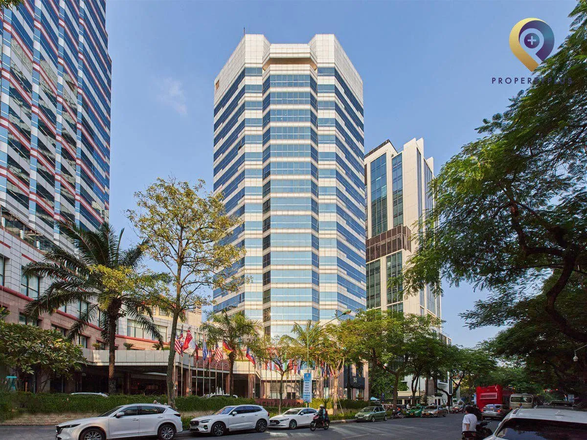 Toàn cảnh tòa nhà HCO Building (Melia) nhìn từ đường phố.
